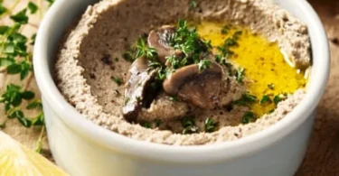 Delicious homemade mushroom pâté served on crusty bread